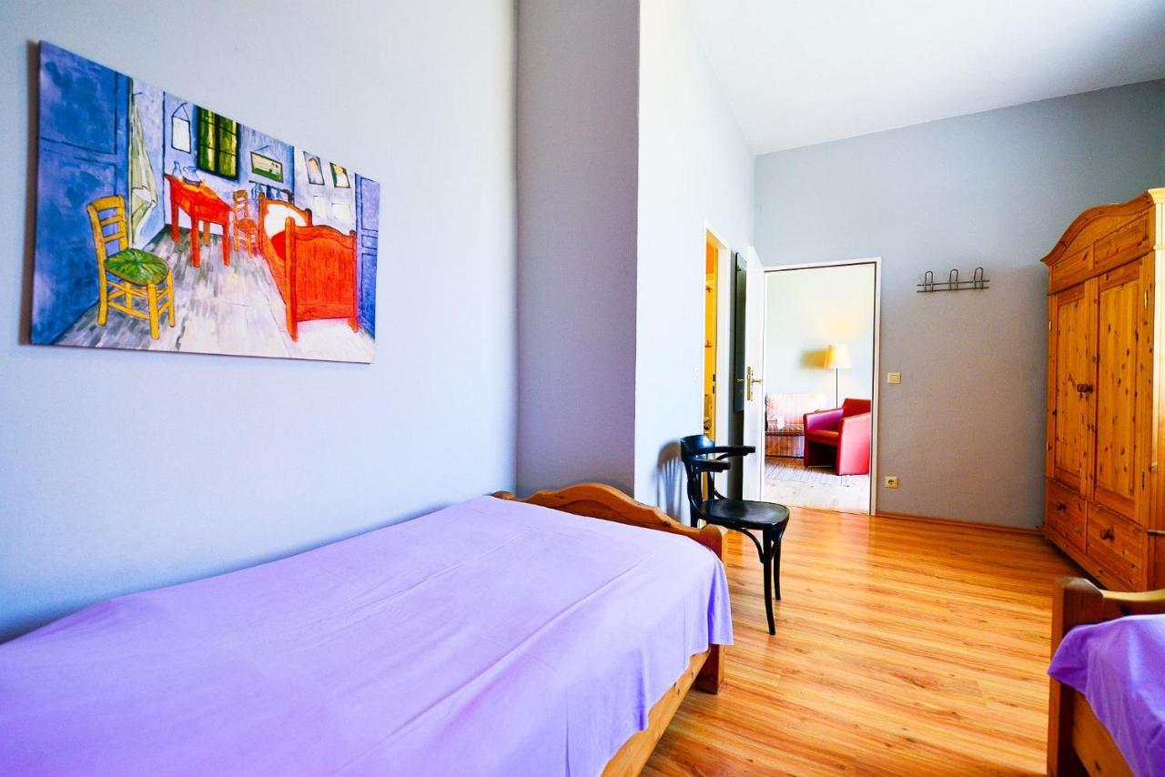 Apartment Rugenbargsweg 1 *